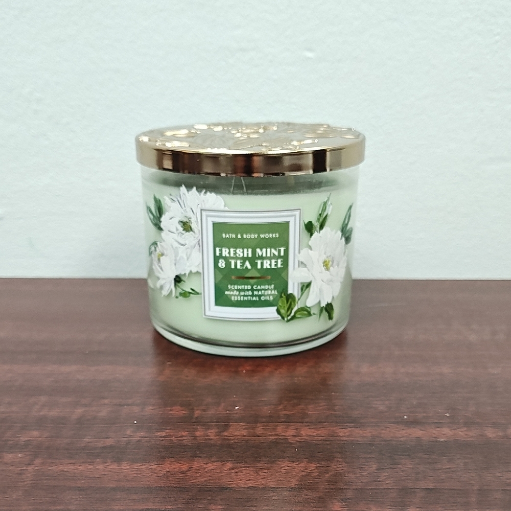 Bath & Body Works FRESH MINT & TEA TREE 3-Wick Candle with Decorative Lid